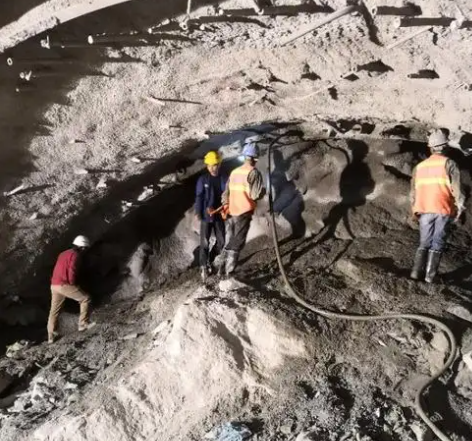 工业园区拱顶带模注浆料的施工流程及注意事项